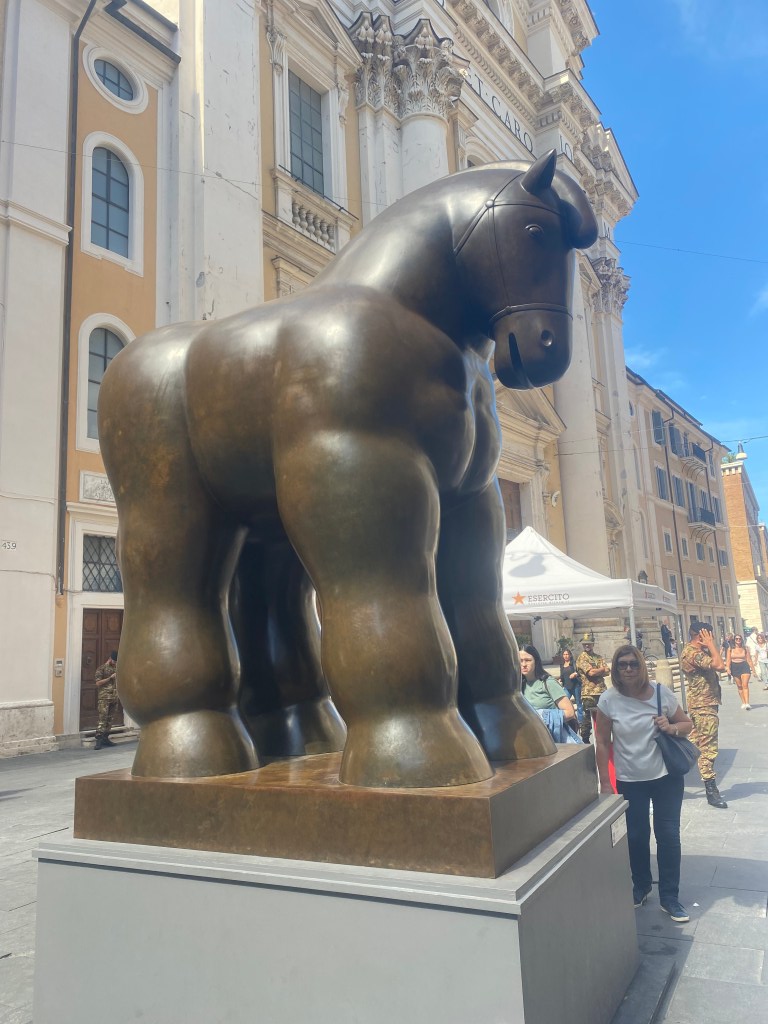 Fernando Botero’nun ünlü at heykeli