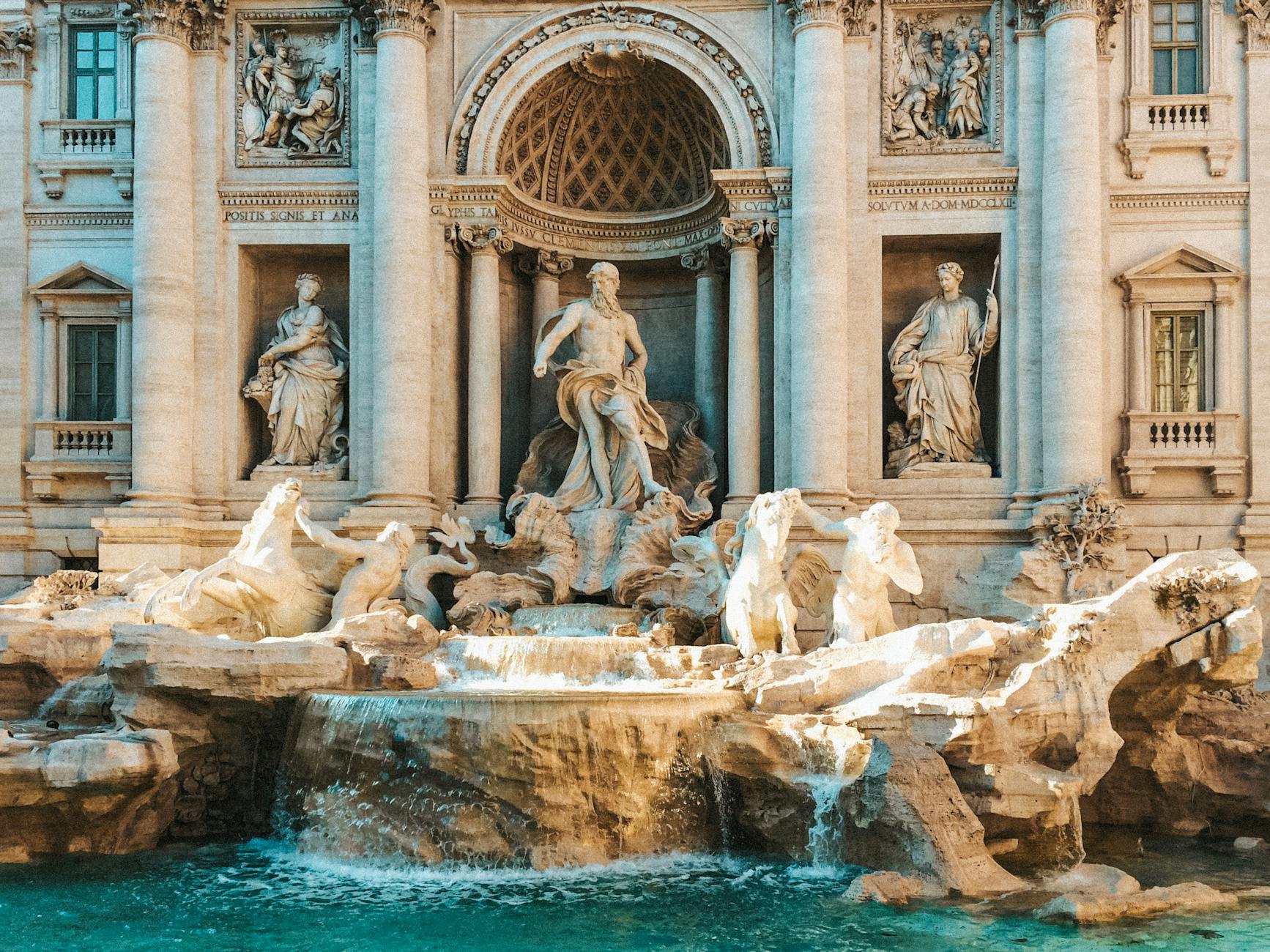 trevi fountain in rome italy